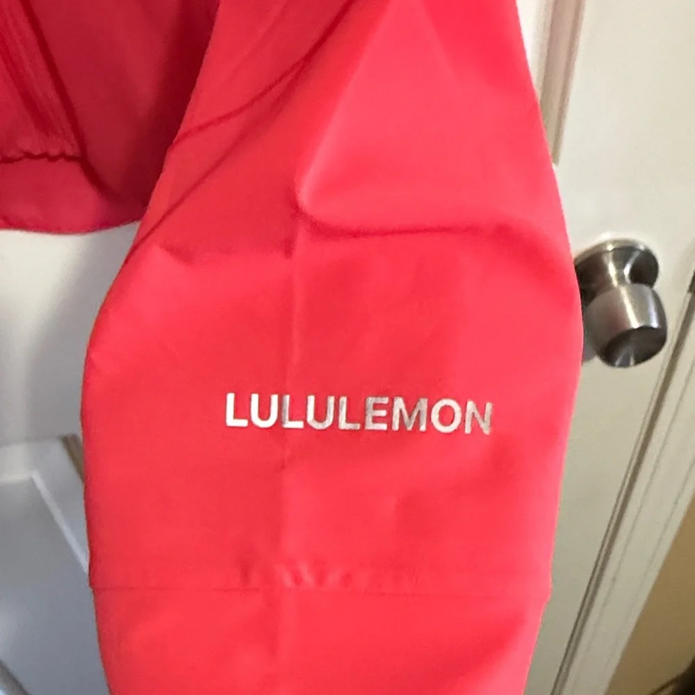 Lululemon Mist Over Windbreaker- lipgloss - Picture 3 of 4